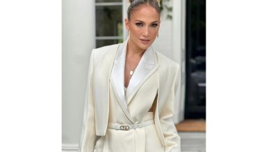 Jennifer Lopez blazer models
